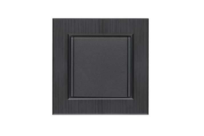 Изображение Розетка 1-м с крышкой Karea LINE STAR с заземл. дым. металлик Makel 86050029