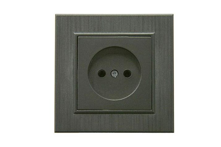 Изображение Розетка 1-м Karea LINE STAR без заземл. дым. металлик Makel 86050022