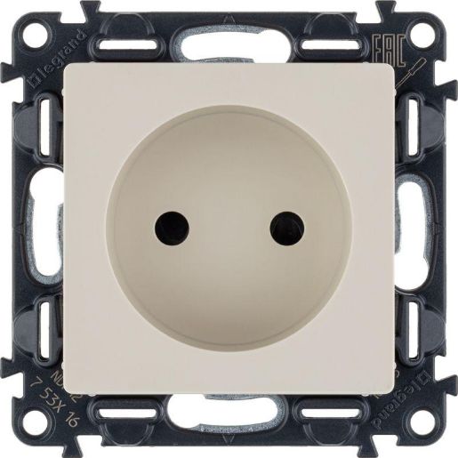 Изображение Розетка 1-м СП Valena Life 16А IP20 250В 2P защ. шторки безвинтов. клеммы с лицев. панелью механизм сл. кость Leg 753516