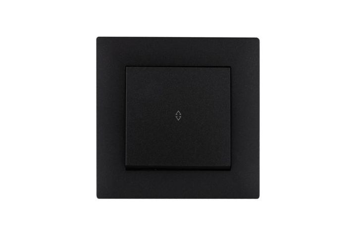 Изображение Выключатель проходной 1-клав. Karea RIZZ STAR чер. Makel 88054005