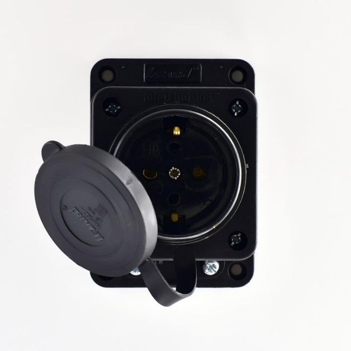 Изображение Розетка ОП 16А 2P+PE IP44 220-240В каучук LEZARD 106-0400-0103/103